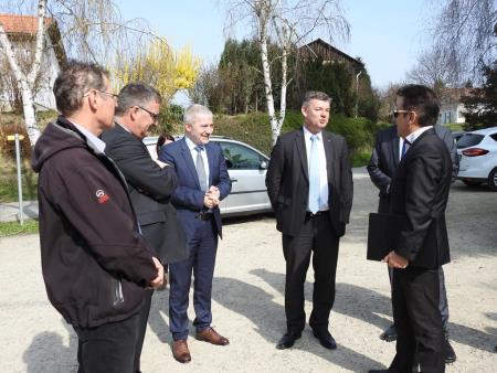 Minister za infrastrukturo dr. Peter Gašperšič obiskal delovišče na Gibini 15